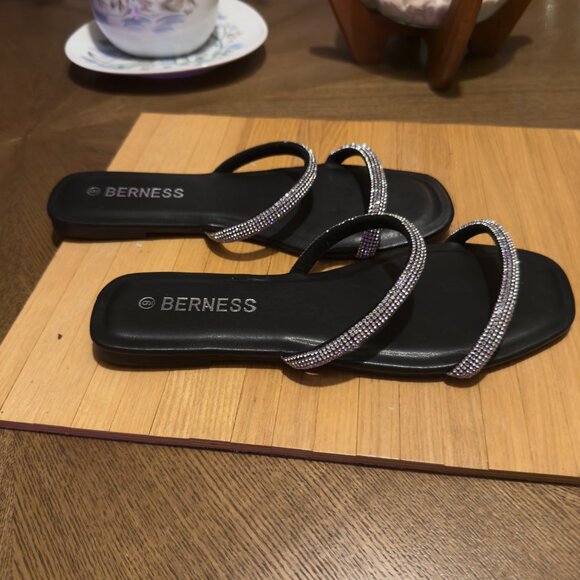 Slide sandals with two crystal-embellished straps - Picture 2 of 5